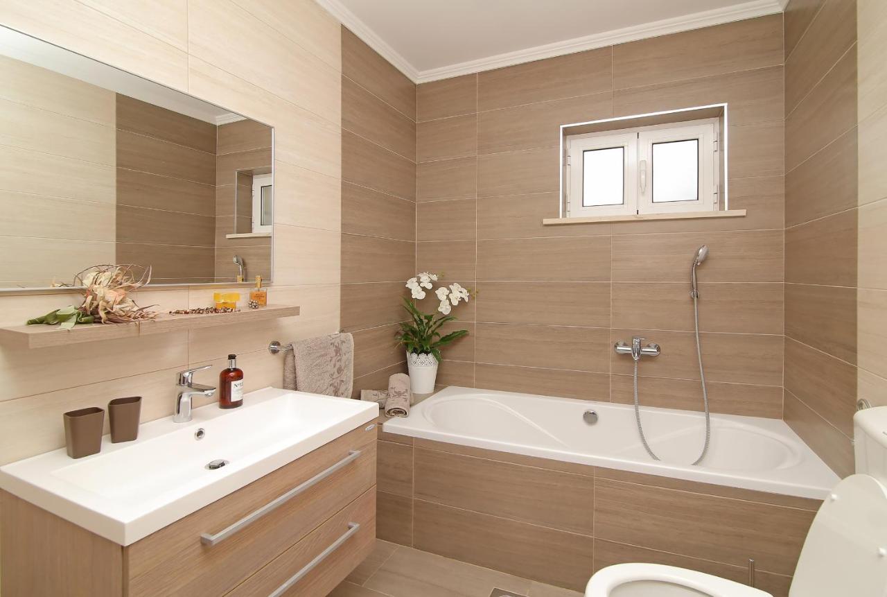 Apartment Moretic Gromaca Exterior foto